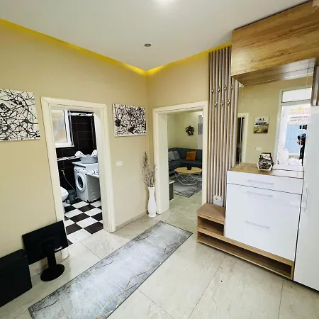 Appartamento Mishel House *